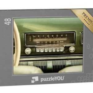 puzzleYOU Puzzle Vintage-Autoradio in einem grünen Oldtimer, 48 Puzzleteile, puzzleYOU-Kollektionen Vintage, Nostalgie, Historische Bilder